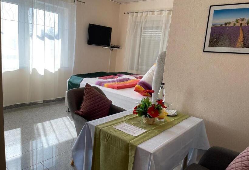 חדר דלוקס, Pension Cao Lai