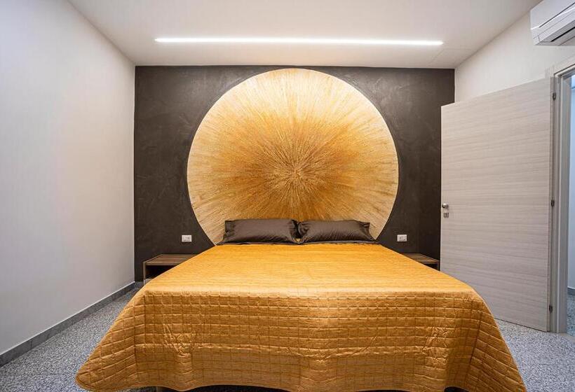 Standard room with outdoor bath, Mola’s Square House