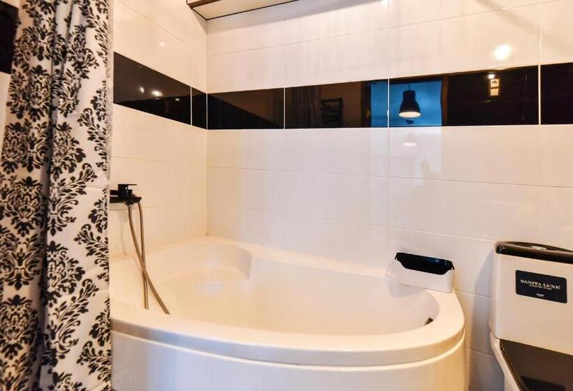 آپارتمان 3 خوابه, Villa Kurland