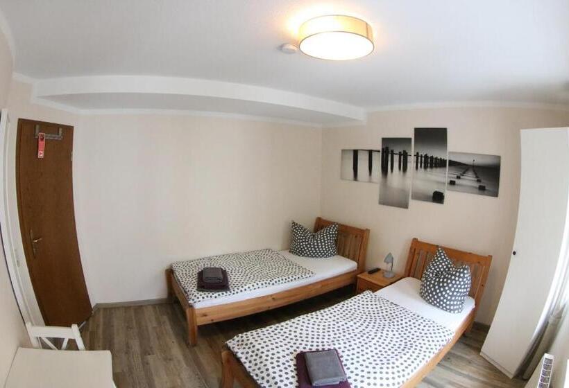 带共用浴室的标准房间, Altstadt Pension Herborn