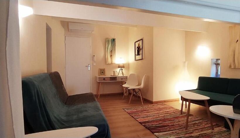 סוויטה משפחתית, Au Bord Du Verdus