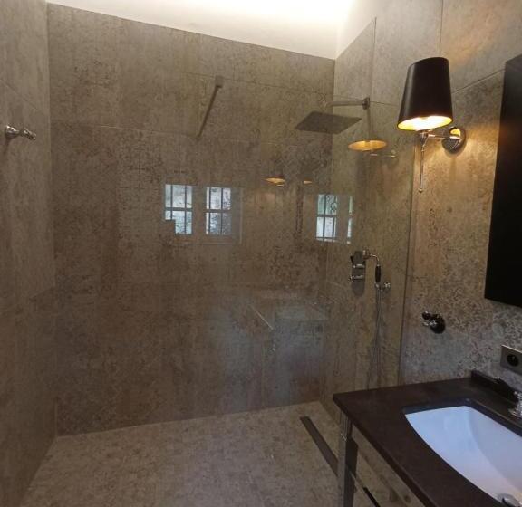 キングサイズベッドのデラックスルーム, Domaine Des Chênes De La Galline