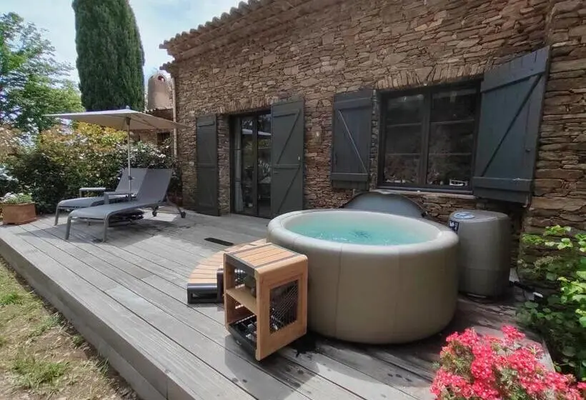 キングサイズベッドのスタンダードルーム, Domaine Des Chênes De La Galline