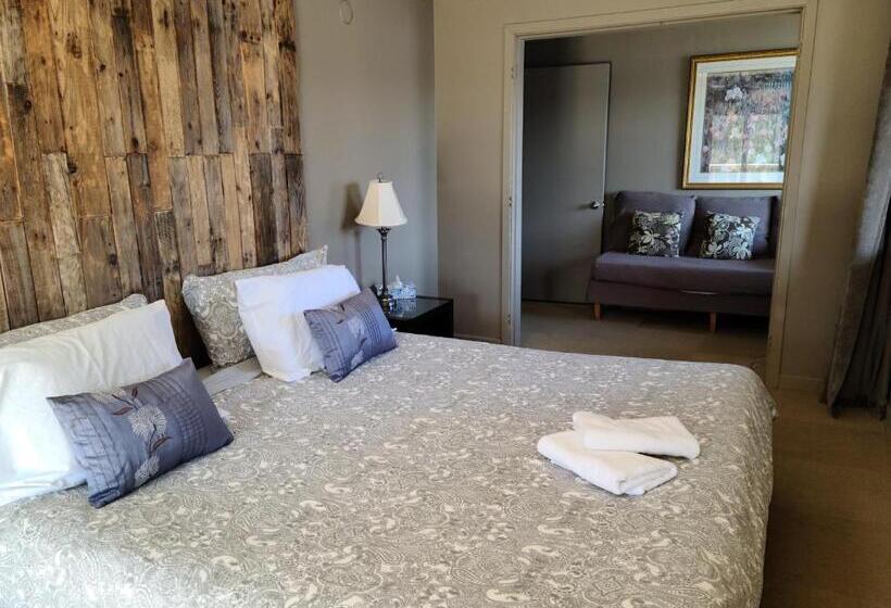 Suite with lake view, Le Lodge Du Lac