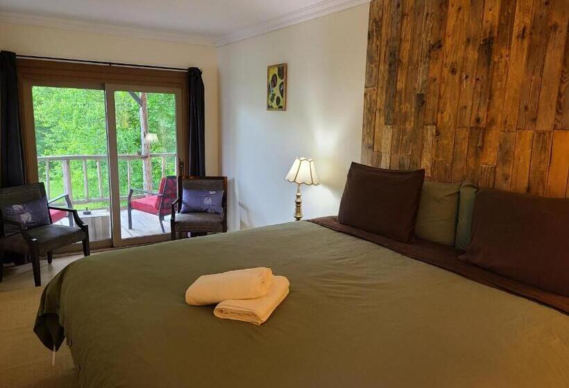 Suite with lake view, Le Lodge Du Lac