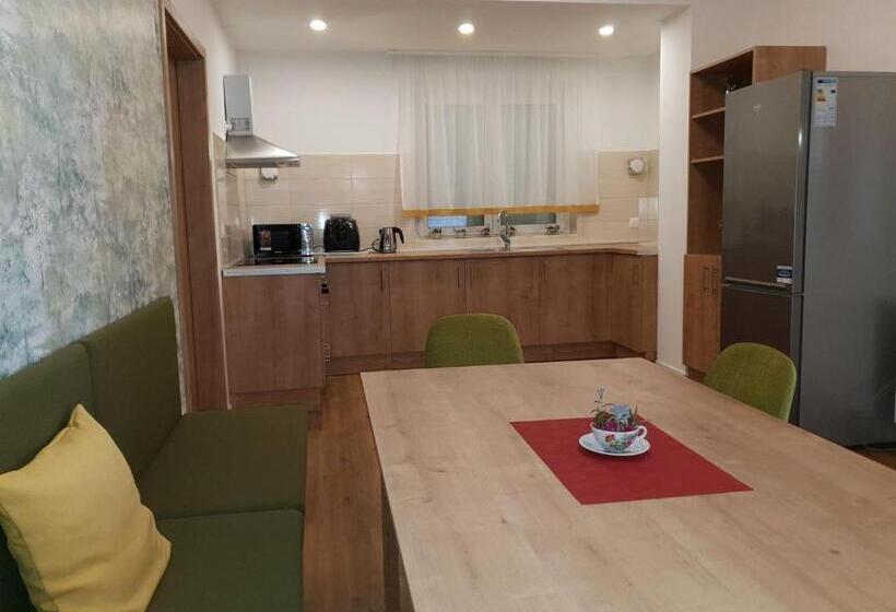 家庭套房, Villa Heuréka