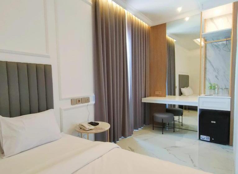 Номер Superior, Kala Hotel Semarang