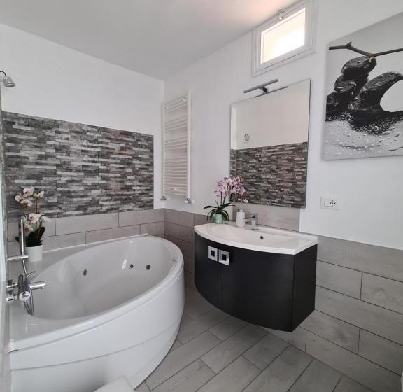 חדר סטנדרט עם ג'קוזי, Bed & Breakfast Dimora Felice