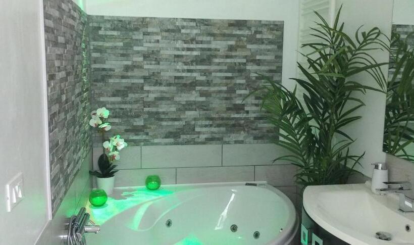 חדר סטנדרט עם ג'קוזי, Bed & Breakfast Dimora Felice