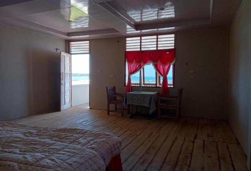 غرفة عائلية مطلّة علي البحر, Yohanes Guest House Sorake Surf Nias