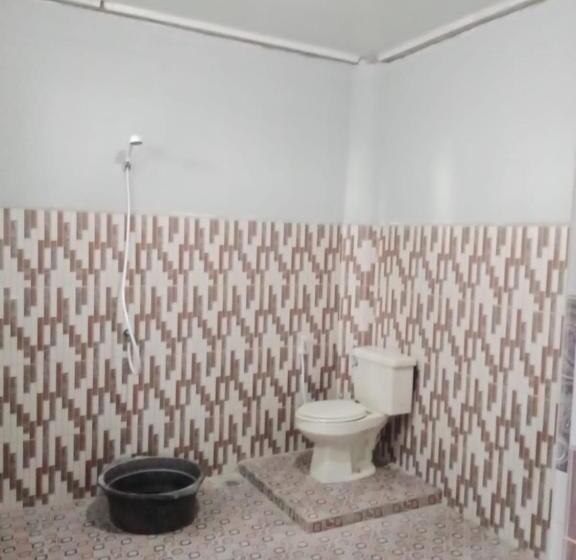 غرفة ديلوكس مطلّة علي البحر, Yohanes Guest House Sorake Surf Nias