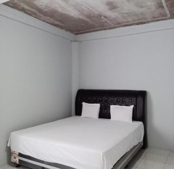 غرفة ديلوكس مطلّة علي البحر, Yohanes Guest House Sorake Surf Nias