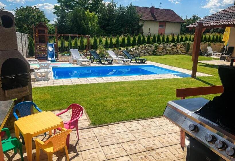 Семейный Номер, Rezidencia Podhájska