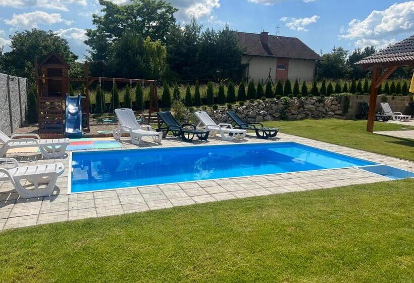 Семейный Номер, Rezidencia Podhájska