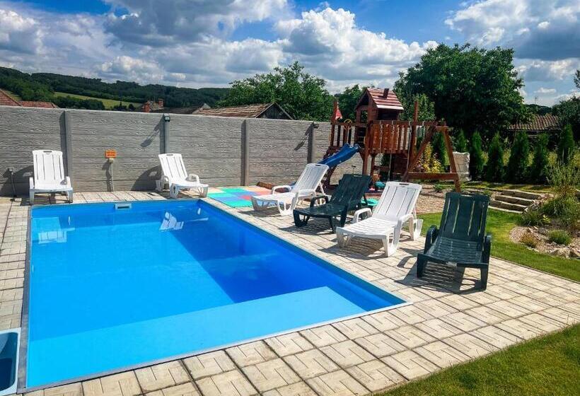 Семейный Номер, Rezidencia Podhájska