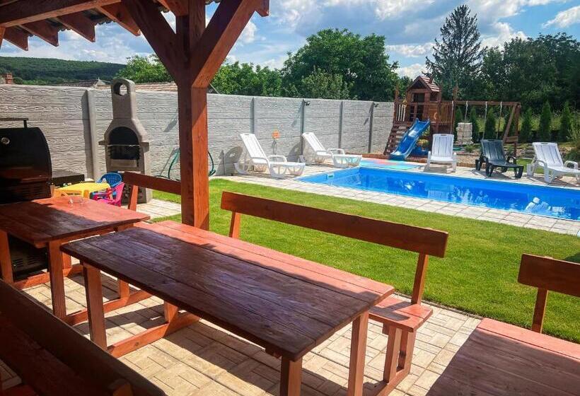 Апартаменты 1 Спальня с Балконом, Rezidencia Podhájska