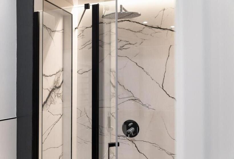 Номер Стандарт, A Casa Dei Nonni