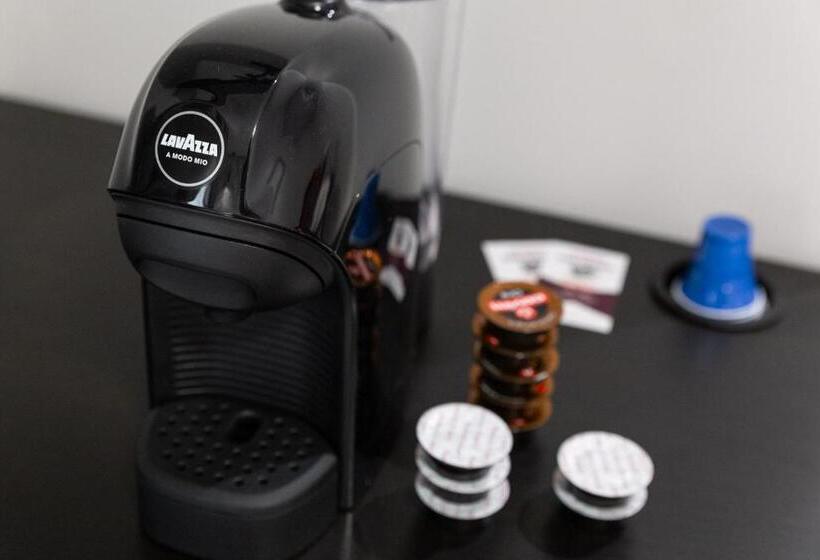 Номер Стандарт, A Casa Dei Nonni