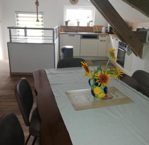 家庭间, Le Domaine De Moïse