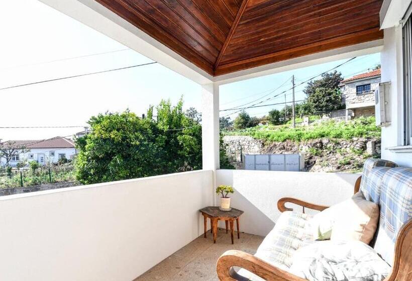 خانه 2 خوابه, Casa Da Avó