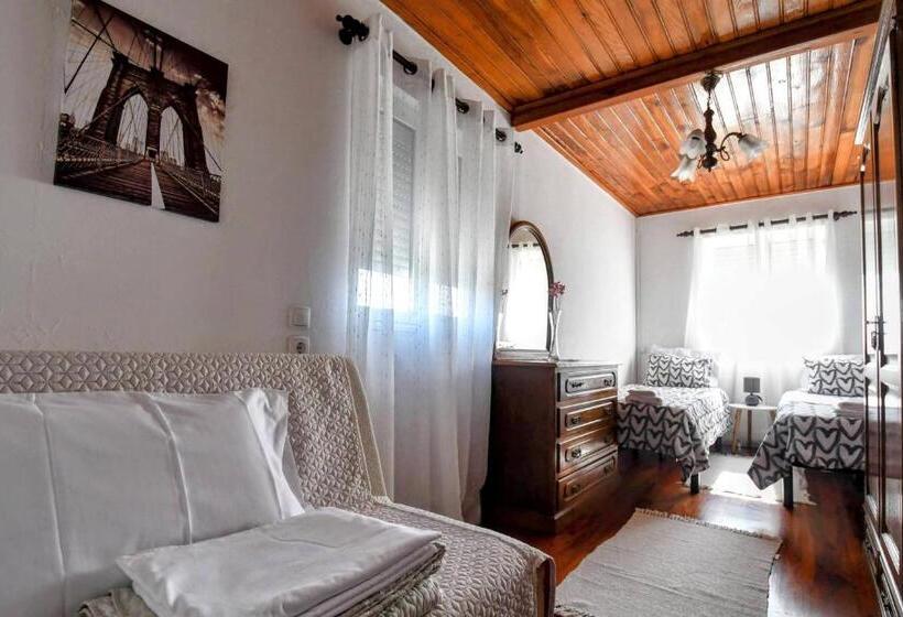 خانه 2 خوابه, Casa Da Avó