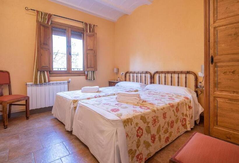 디럭스 룸, Cal Giral Ii