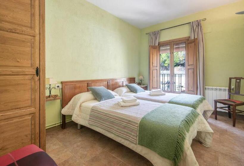 디럭스 룸, Cal Giral Ii