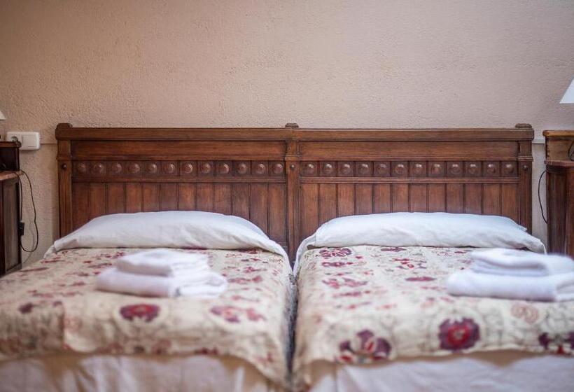 수피리어 트리플 룸, Cal Giral Ii