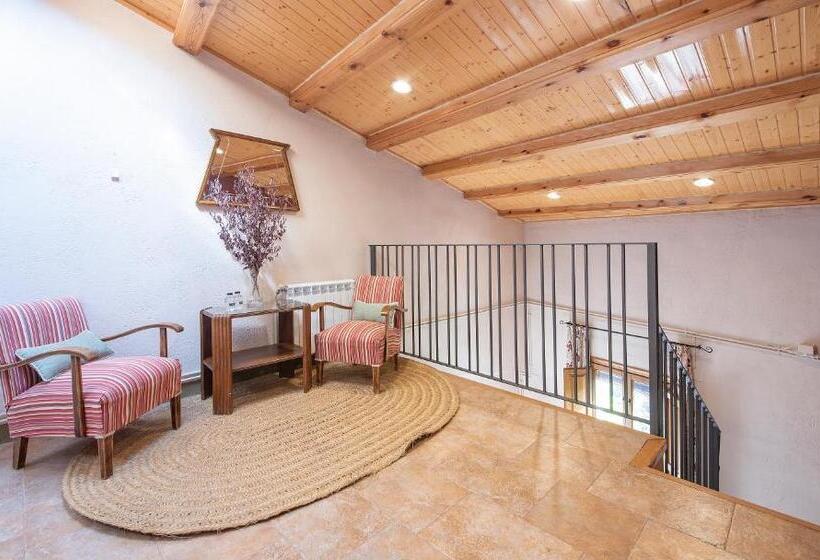 수피리어 트리플 룸, Cal Giral Ii