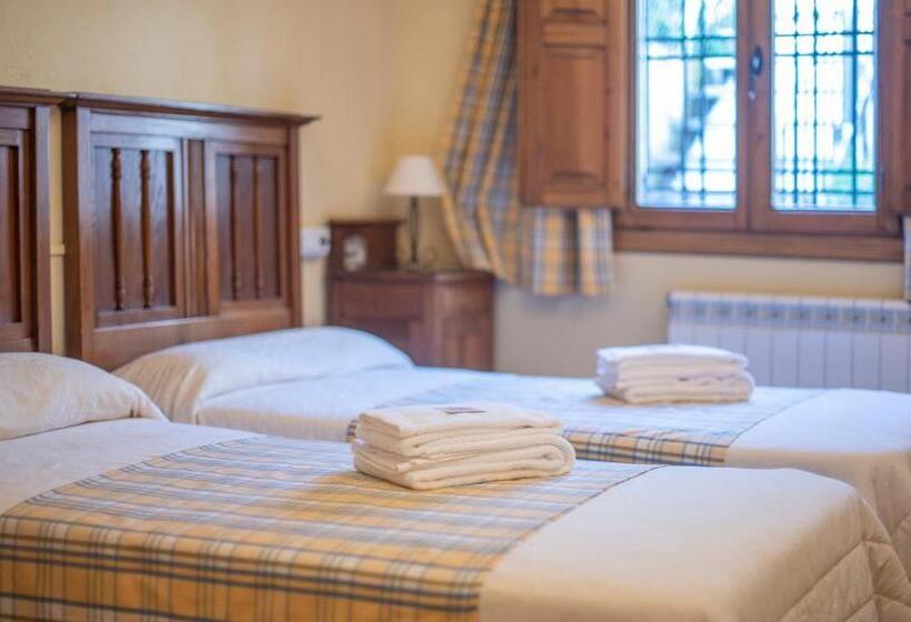 디럭스 룸, Cal Giral Ii