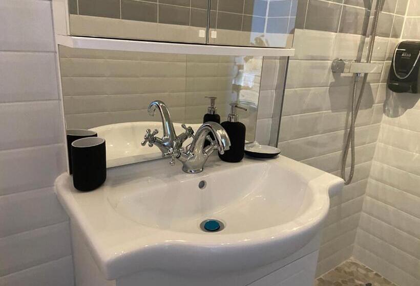 غرفة قياسية مزوَّدة بتراس, Esprit Etape