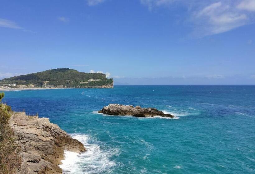 Семейный Номер, Gaeta Holidays