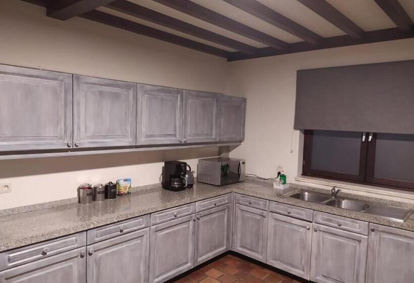 带1个卧室的带阳台的公寓, Surrender Three Bedrooms