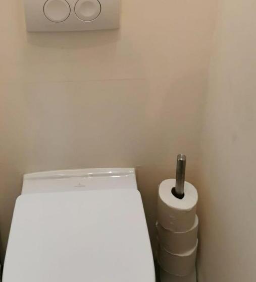 带1个卧室的带阳台的公寓, Surrender Three Bedrooms