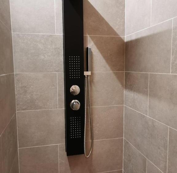 带1个卧室的带阳台的公寓, Surrender Three Bedrooms