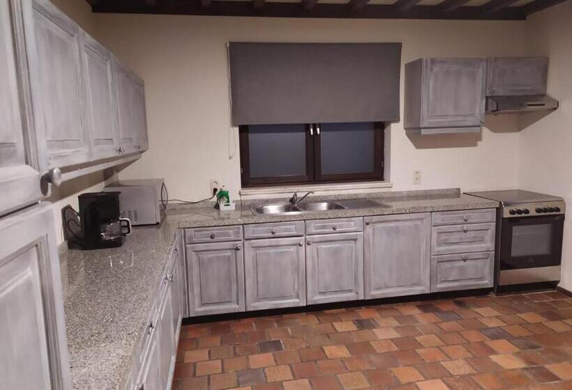 带1个卧室的带阳台的公寓, Surrender Three Bedrooms