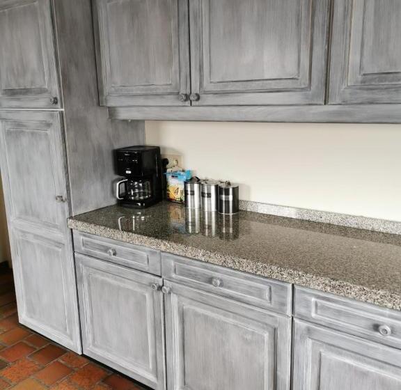 带1个卧室的带阳台的公寓, Surrender Three Bedrooms