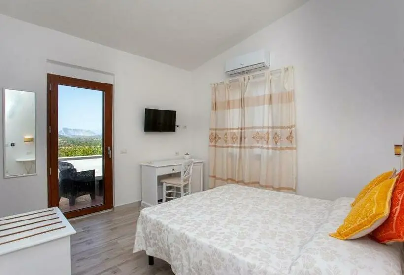 オーシャンビュースタンダードルームバルコニー付き, La Casa In Collina   Affittacamere Con Vista Mare
