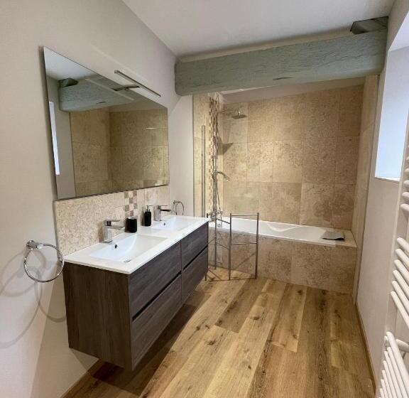 חדר סופריור עם מיטת קינג, Maison D Hôtes Le Couvent