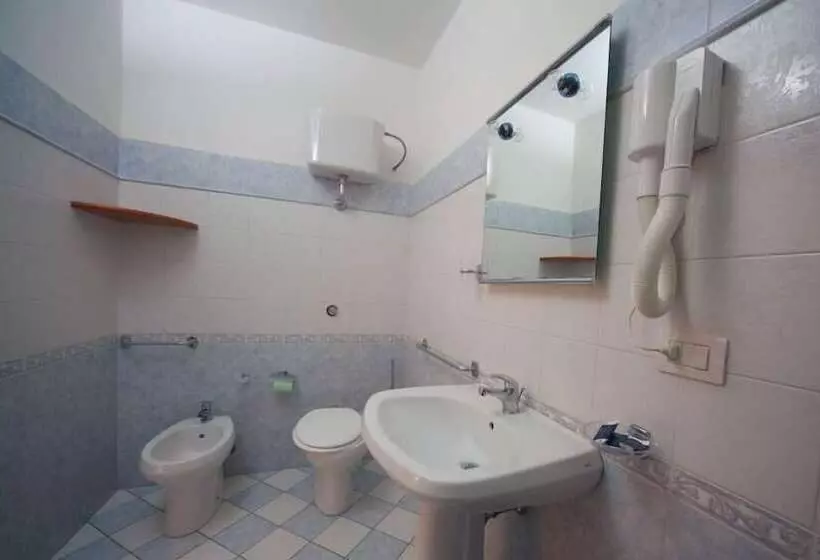 スタンダードトリプルルーム, Su Ghindalu Guesthouse