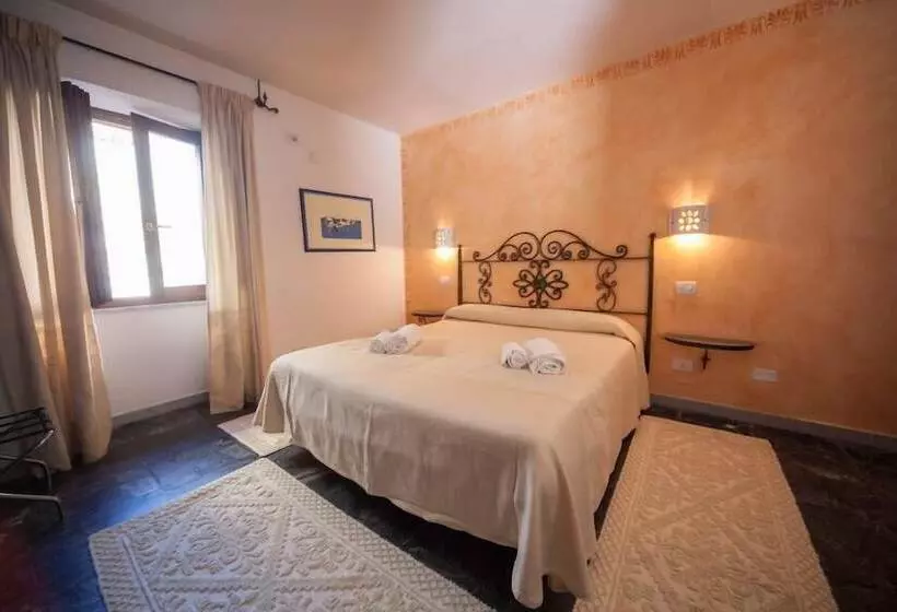 スタンダード４人部屋, Su Ghindalu Guesthouse