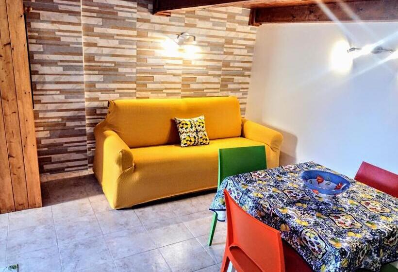 استودیو اجرایی, Bed & Breakfast Delle Palme