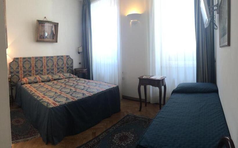 اتاق استاندارد سه نفره, Al Teatro