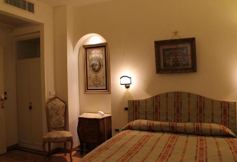 اتاق اکونومی, Al Teatro