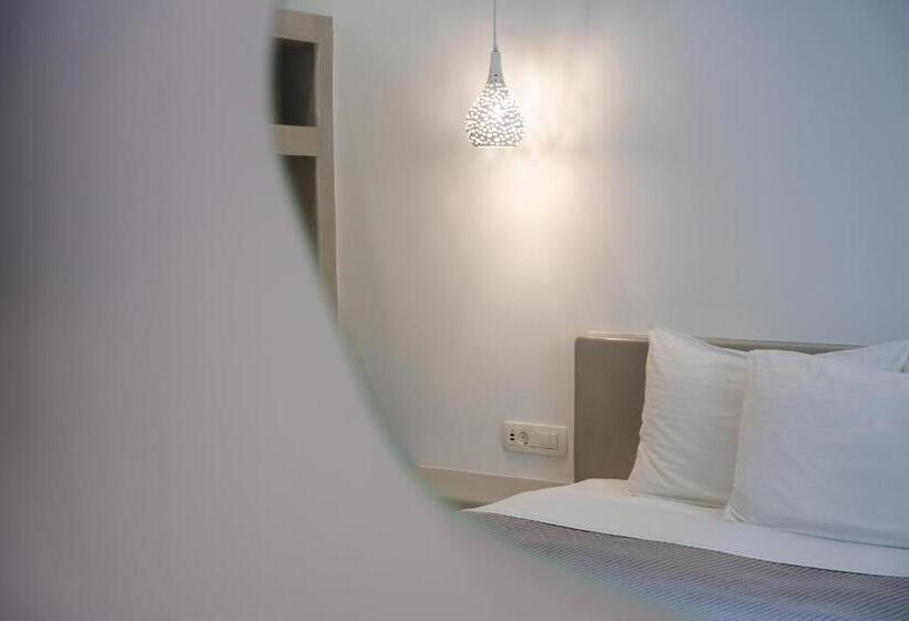 エコノミールーム, Anna S