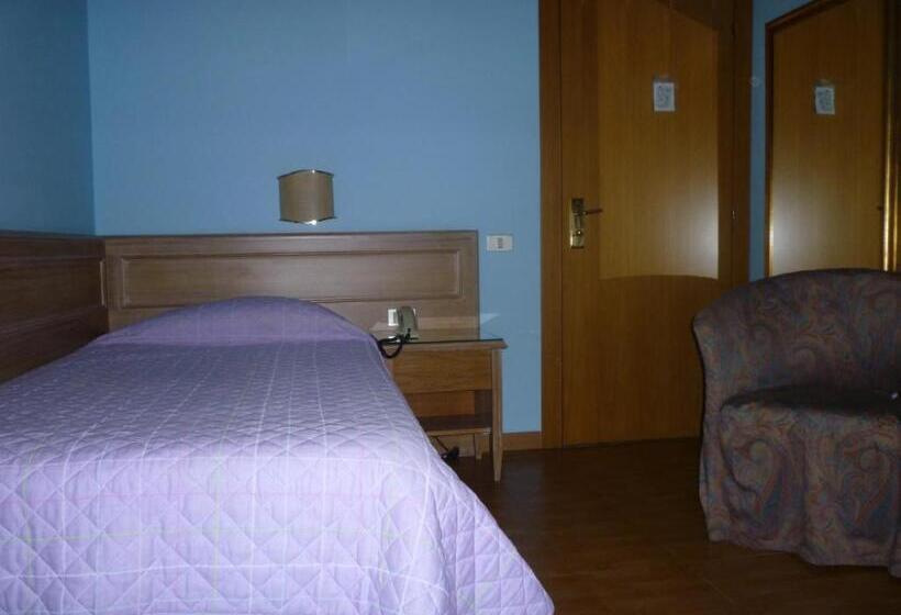 חדר סטנדרט יחיד, Ascot