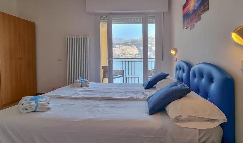 Номер Стандарт Вид на Озеро, Casa Marinella