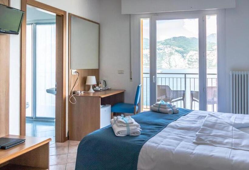 Номер Стандарт Вид на Озеро, Casa Marinella