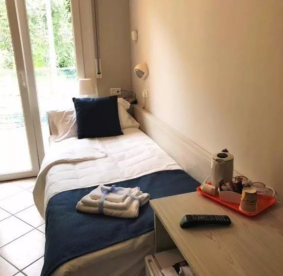 Standard Yhden Hengen Huone, Casa Marinella
