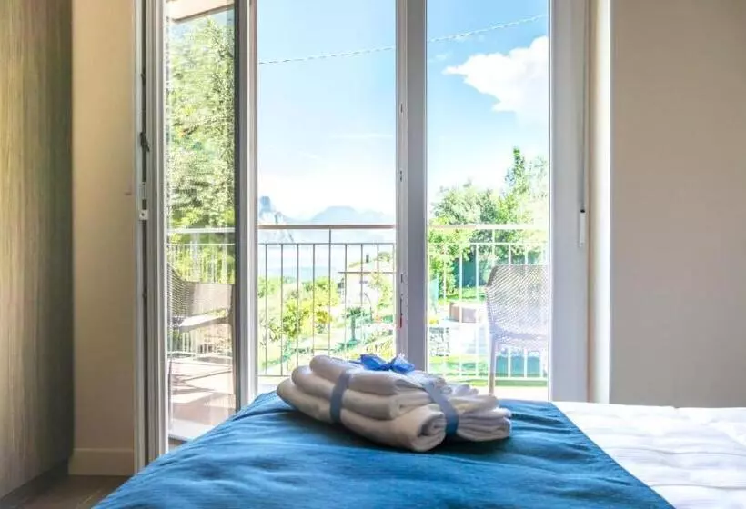 Superior-huone Allasnäkymä, Casa Marinella